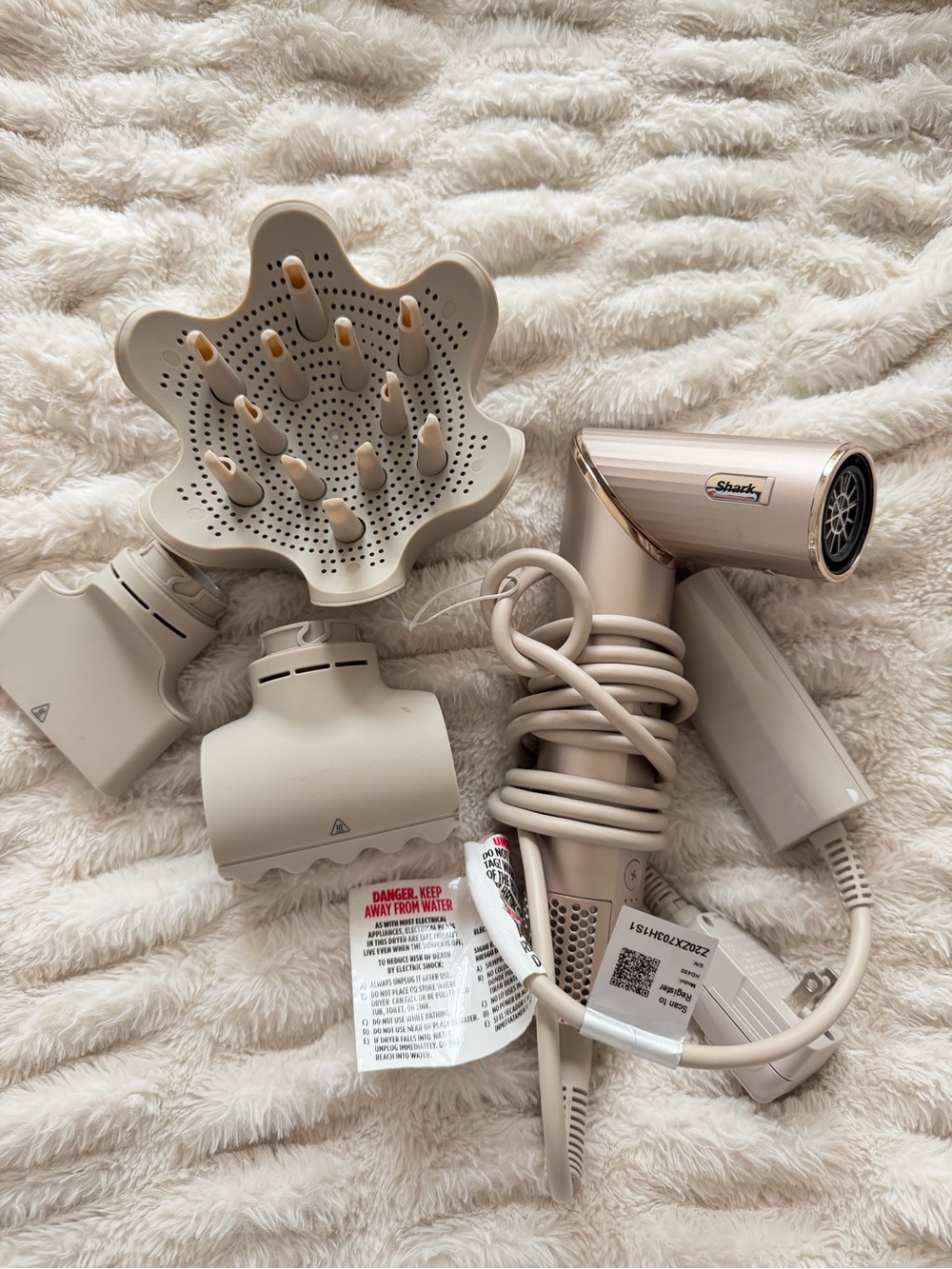 Shark Beige Travel Hair Dryer with Diffuser and Styling Nozzles